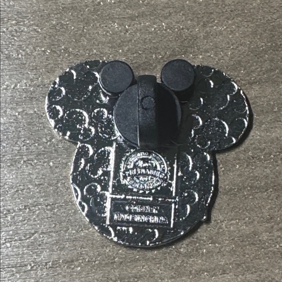 5/$25 Disney Peter Pan Mickey Mouse Icon Pin - Picture 2 of 3